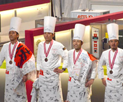 第13回クープ・デュ・モンド・ドゥ・ラ・パティスリー　日本代表チーム　世界第2位 銀メダルを獲得